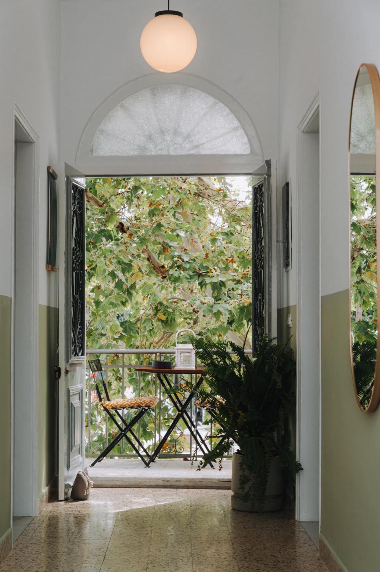 Leoni's House Near The Apartment *